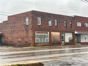 Plus de détails pour 646 E Washington St, New Castle, PA - Local commercial à vendre