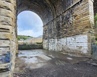 Plus de détails pour Crow Ln, Huddersfield - Terrain à louer