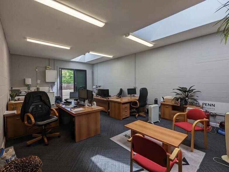 Station Rd, Guildford à louer - Photo de l’immeuble – Image 3 sur 8