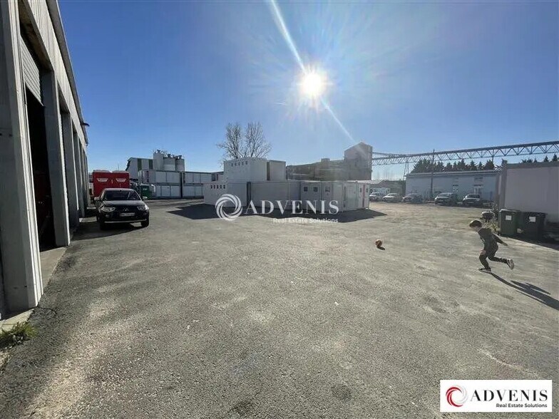 Local d'activités dans Bassens à vendre - Photo de l’immeuble – Image 3 sur 9