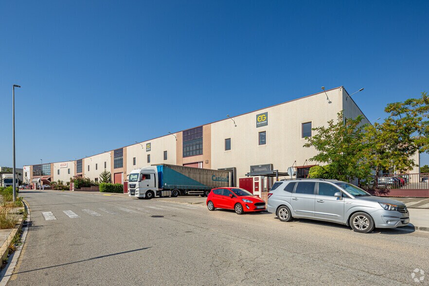 Industriel/Logistique dans Abrera, Barcelona à louer - Photo de l’immeuble – Image 2 sur 2