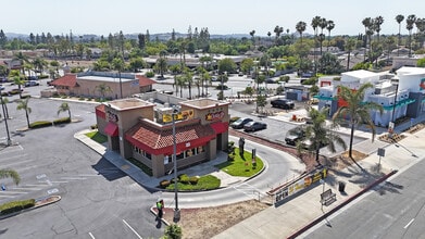 3160-3296 N Garey Ave, Pomona, CA à louer Photo intérieure– Image 2 sur 2