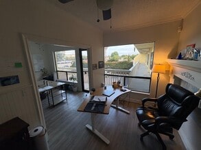 3138 Roosevelt St, Carlsbad, CA à louer Photo intérieure– Image 2 sur 7