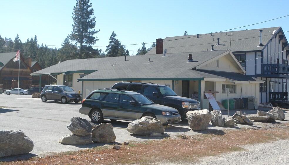 42592 Moonridge Rd, Big Bear Lake, CA à vendre - Photo de l’immeuble – Image 2 sur 2