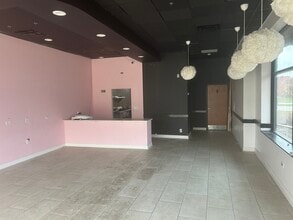 28258 Diehl Rd, Warrenville, IL à louer Photo intérieure– Image 2 sur 4