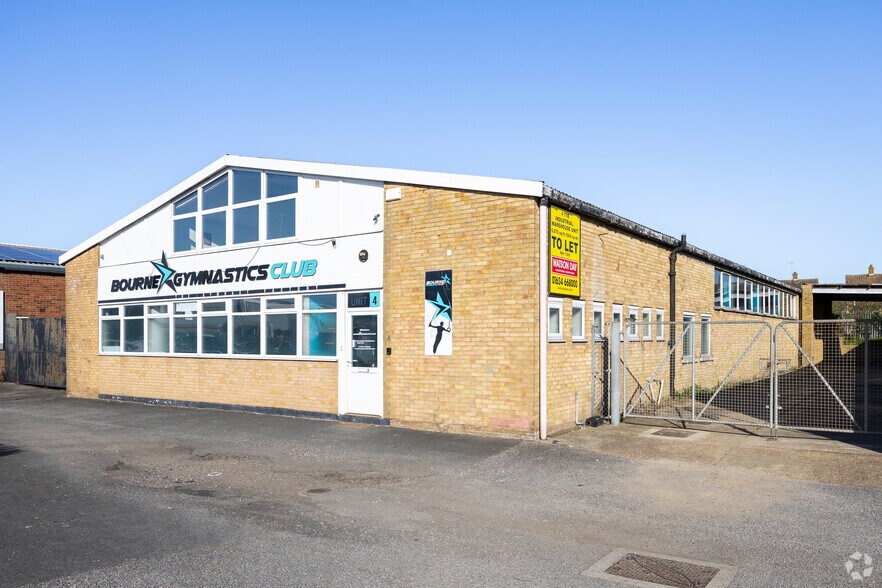 Tribune Dr, Sittingbourne à louer - Photo principale – Image 1 sur 2