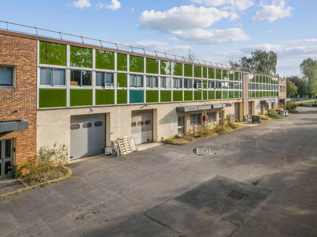 Local d’activités dans Les Ulis à louer Photo de l’immeuble– Image 1 sur 3