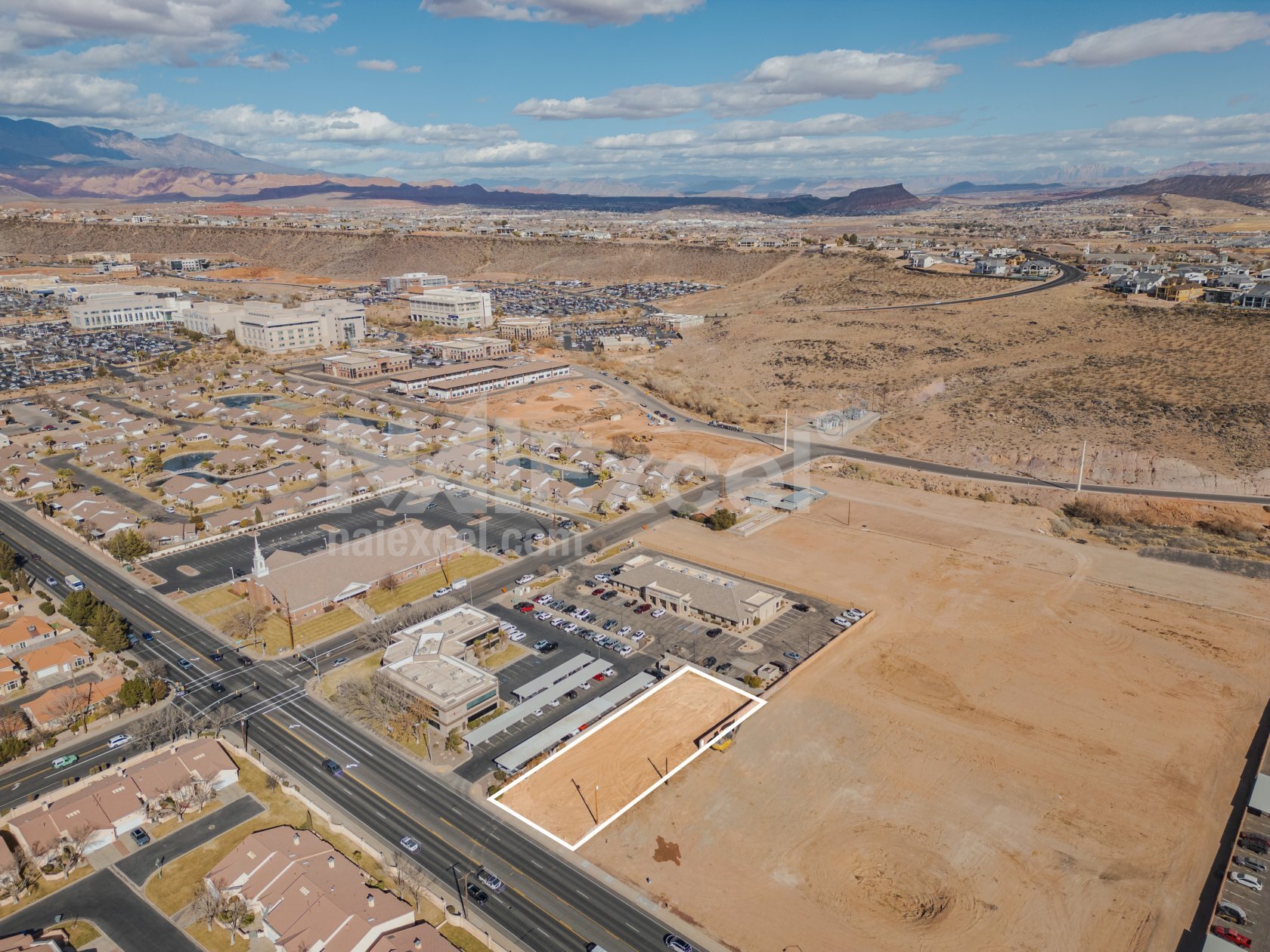 951 S River Rd, St George, UT à louer Photo principale– Image 1 sur 5