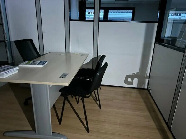 Bureau dans Limas à louer - Photo intérieure – Image 3 sur 5