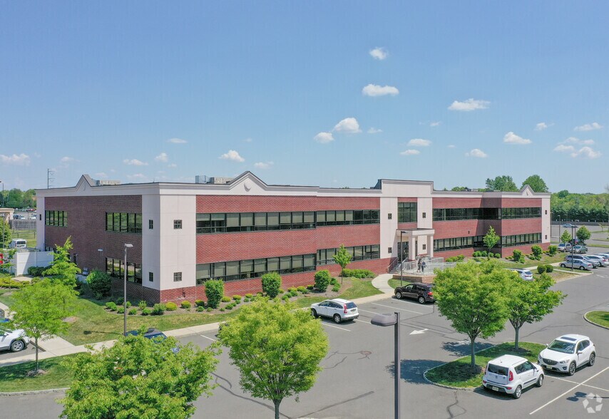 298 Applegarth Rd, Monroe Township, NJ à louer - Photo principale – Image 1 sur 7