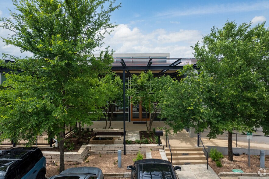2201 E 6th St, Austin, TX à louer - Photo de l’immeuble – Image 2 sur 27