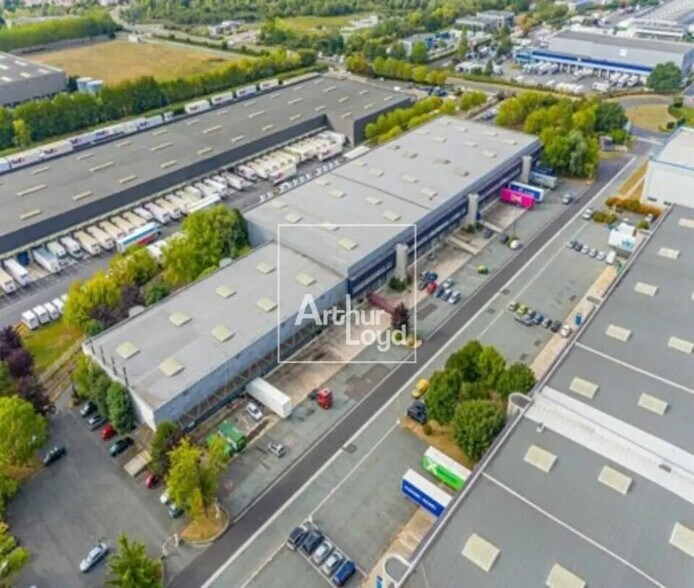 Bureau dans Lieusaint à louer - Photo de l’immeuble – Image 3 sur 3