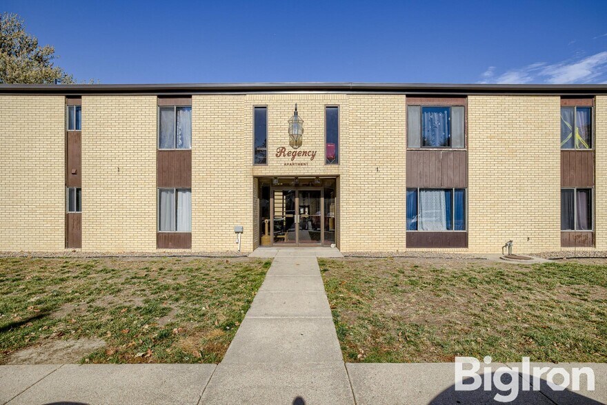 633 E 10th St, York, NE à vendre - Photo de l’immeuble – Image 2 sur 99