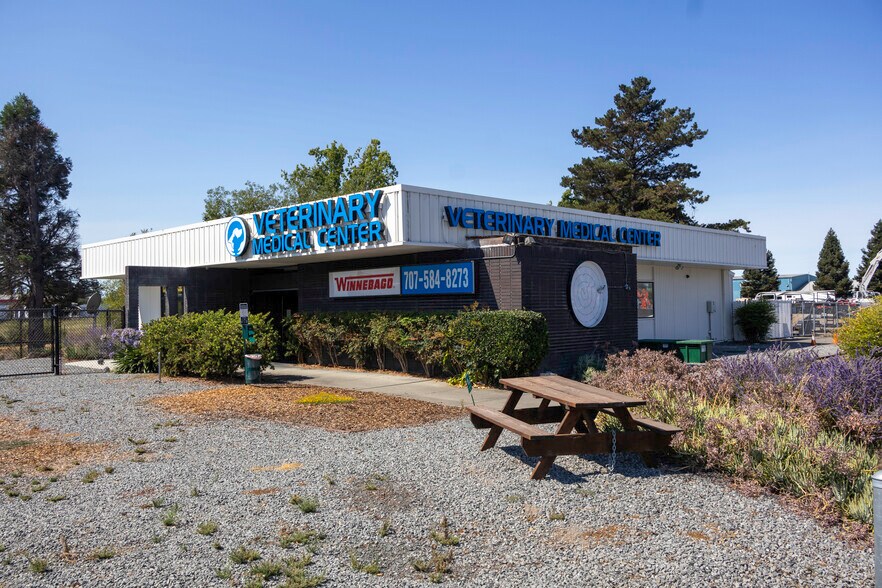 4122 S Moorland Ave, Santa Rosa, CA à vendre - Photo de l’immeuble – Image 1 sur 1