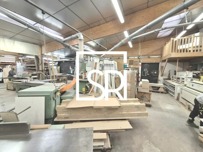 Industriel/Logistique dans Châteaugay à vendre - Photo de l’immeuble – Image 3 sur 12