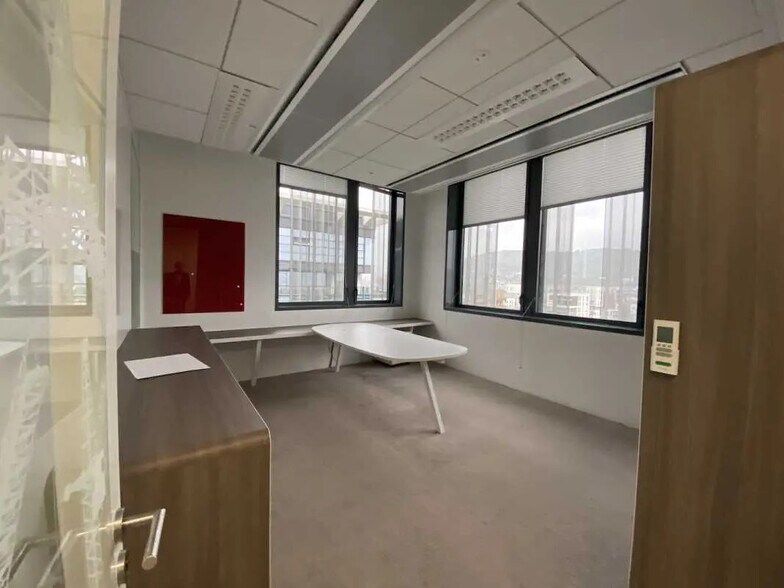 Bureau dans Rouen à louer - Photo de l’immeuble – Image 1 sur 6