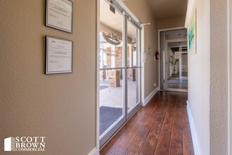 104 Houston St, Roanoke, TX à louer Photo intérieure– Image 1 sur 6