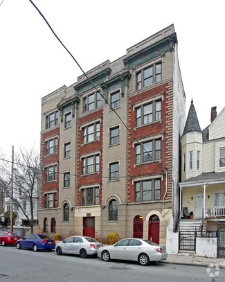 Plus de détails pour 156 Woodworth Ave, Yonkers, NY - Logement à vendre