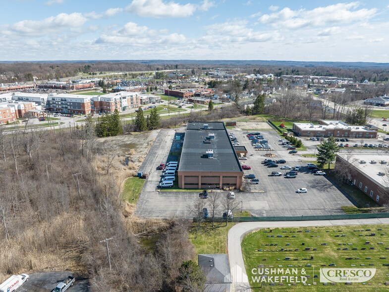 33001 Solon Rd, Solon, OH à louer - Photo de l’immeuble – Image 2 sur 3