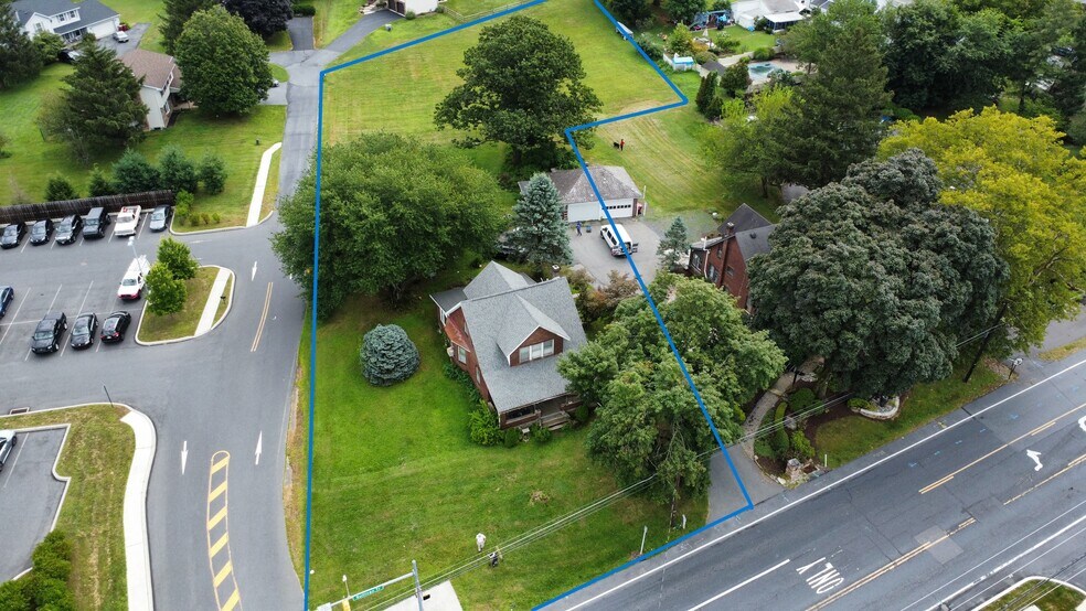 1515 Sullivan Trl, Easton, PA à vendre - Photo de l’immeuble – Image 2 sur 8