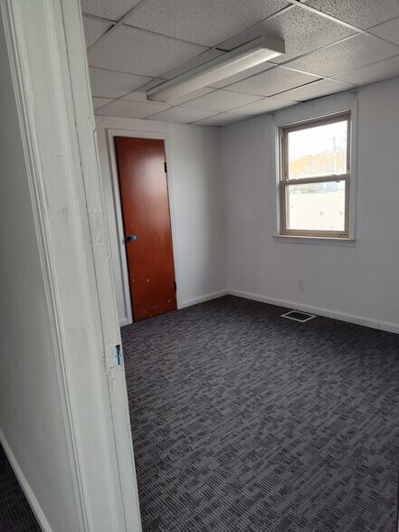 28855 Van Dyke Ave, Warren, MI à louer - Photo de l’immeuble – Image 3 sur 17