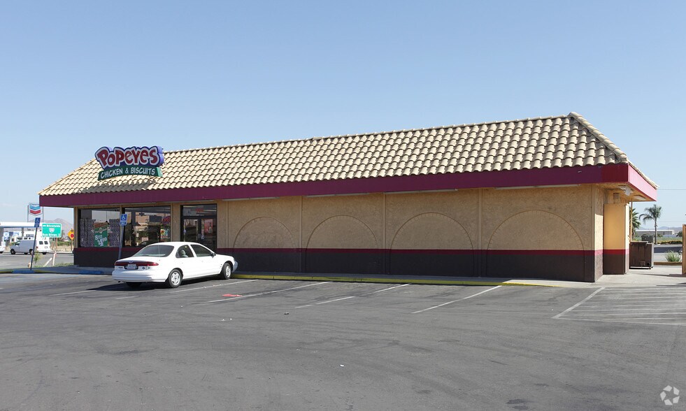 498 E 4th St, Perris, CA à louer - Photo de l’immeuble – Image 3 sur 3