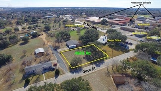 Plus de détails pour 621 Duck St, Pleasanton, TX - Terrain à vendre