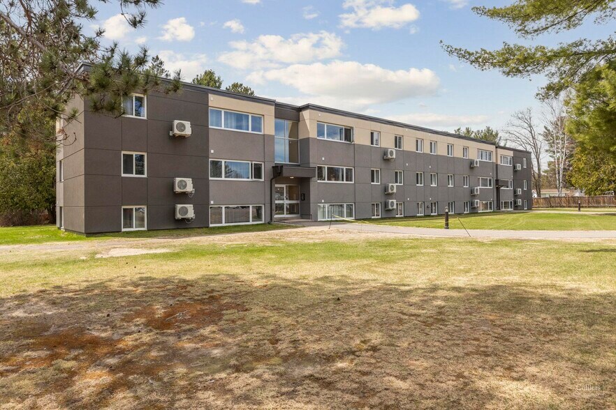 27 Tamarack St, Deep River, ON à vendre - Photo de l’immeuble – Image 2 sur 2