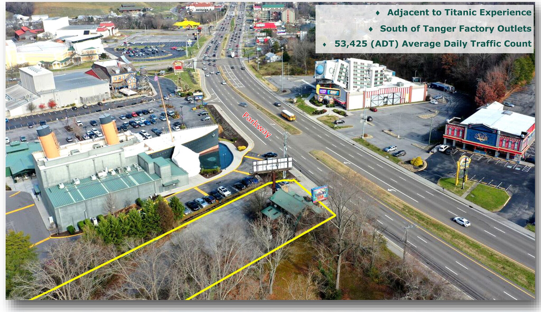 2140 Parkway, Pigeon Forge, TN à louer Photo principale– Image 1 sur 7