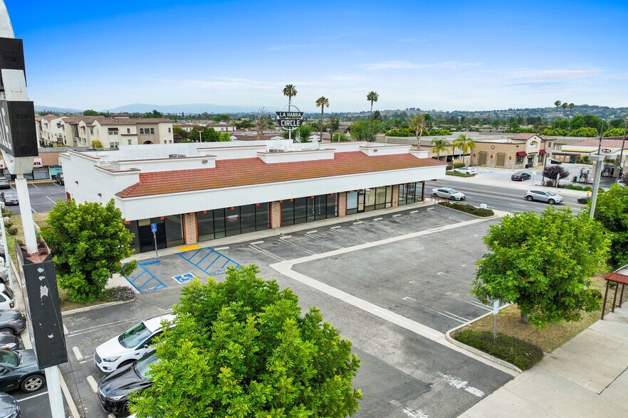 1951 W La Habra Blvd, La Habra, CA à louer - Photo de l’immeuble – Image 2 sur 6