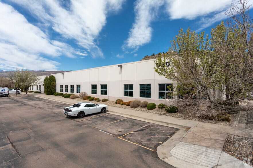 980 Elkton Dr, Colorado Springs, CO à vendre - Photo de l’immeuble – Image 3 sur 17