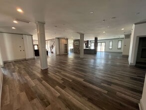 1715 Northpark Dr, Kingwood, TX à louer Photo intérieure– Image 1 sur 10