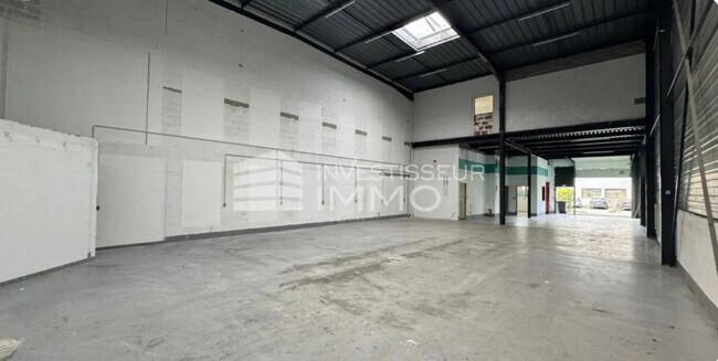 Plus de détails pour Bureau, Local d'activités à louer