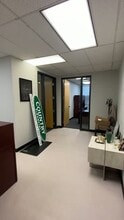 1034 S Brentwood Blvd, Richmond Heights, MO à louer - Vidéo sur l’annonce professionnelle 