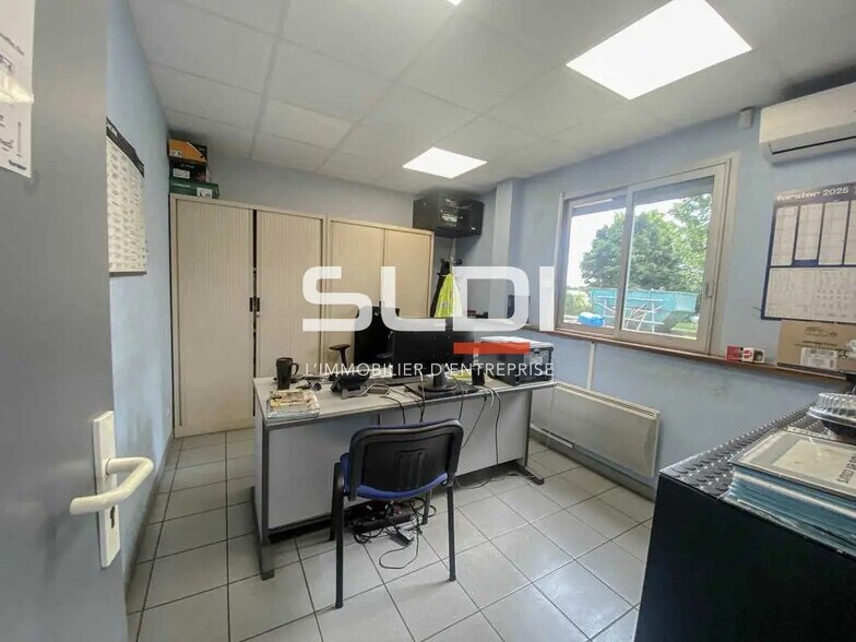 Bureau dans Dagneux à louer - Photo de l’immeuble – Image 3 sur 3