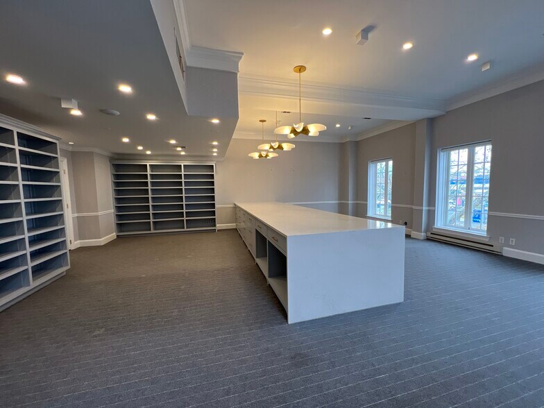 21 South Ave, New Canaan, CT à louer - Photo de l’immeuble – Image 3 sur 24
