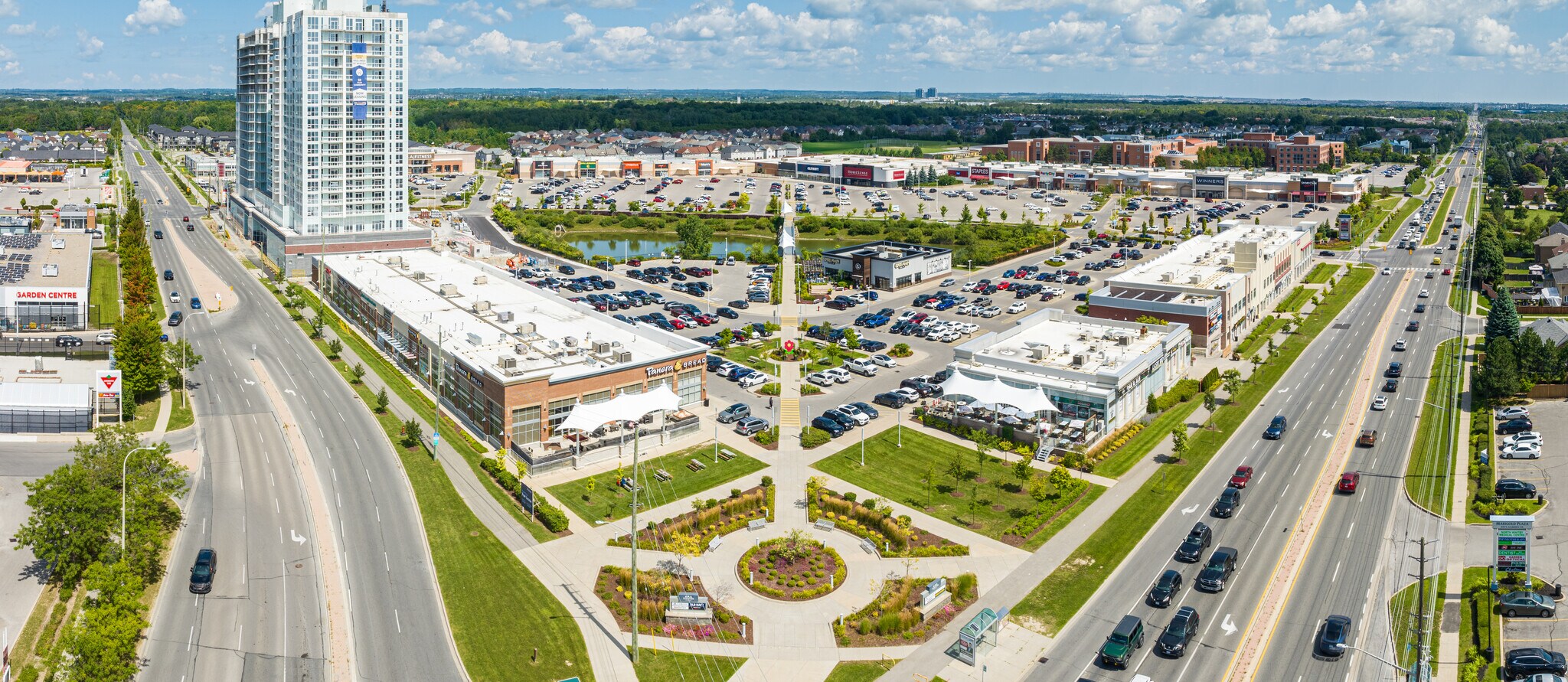 300-340 Taunton Rd E, Whitby, ON à louer Photo de l’immeuble– Image 1 sur 10