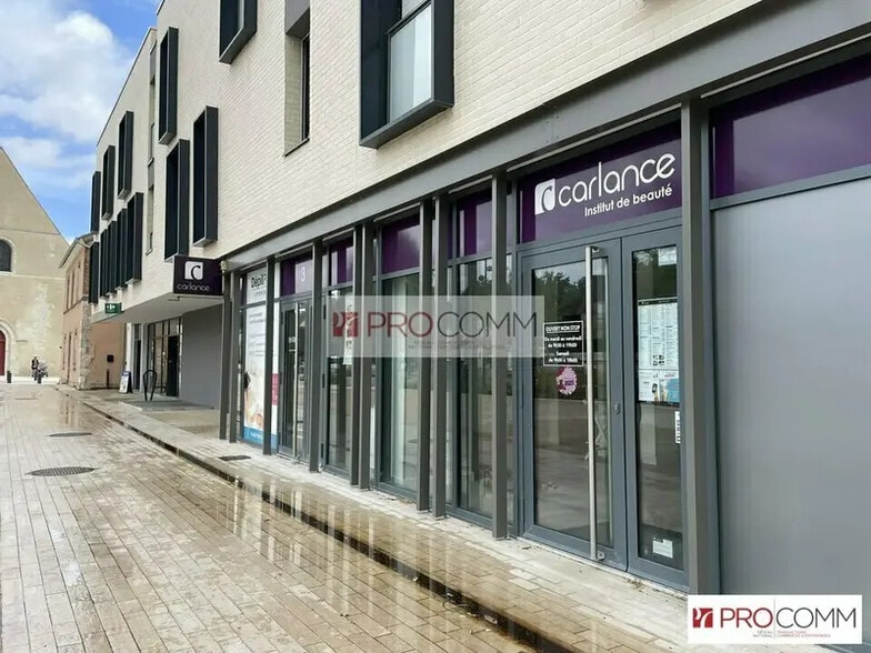 Local commercial dans Luisant à louer - Photo de l’immeuble – Image 1 sur 9