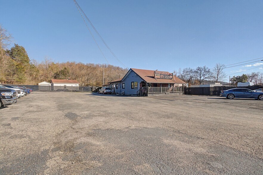 1195 Louisville Hwy, Millersville, TN à vendre - Photo de l’immeuble – Image 3 sur 11