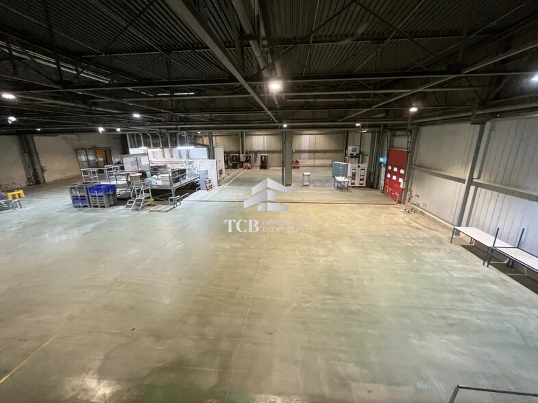 Local d'activités dans Saint-Julien-de-Concelles à vendre - Photo intérieure – Image 2 sur 3