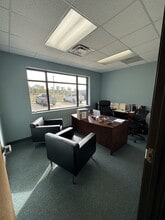 16145-16185 Leone Dr, Macomb Township, MI à louer Photo intérieure– Image 2 sur 8