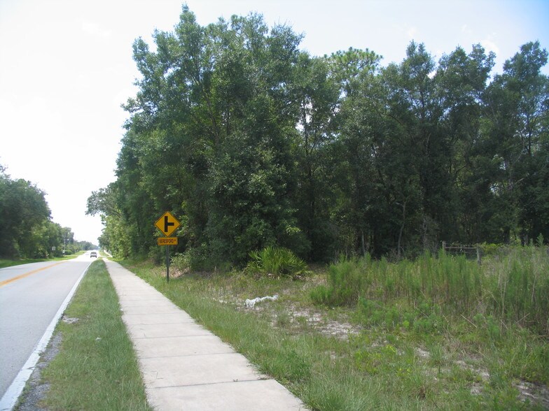 Blue Lake Rd, Deland, FL à vendre - Photo de l’immeuble – Image 2 sur 5