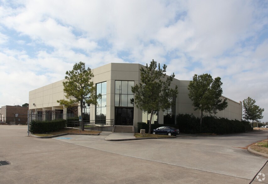 7201-7203 Pinemont Dr, Houston, TX à louer - Photo principale – Image 1 sur 18