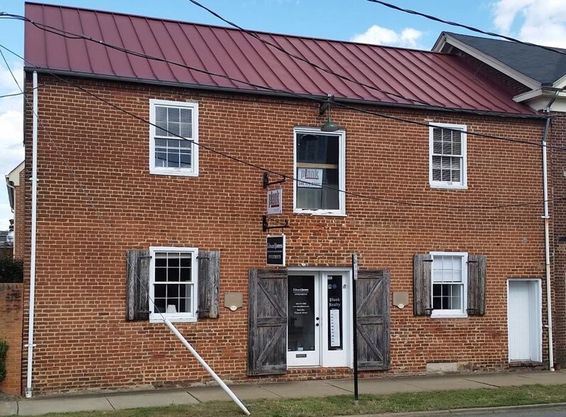 1011 Charles St, Fredericksburg, VA à louer - Photo principale – Image 1 sur 42