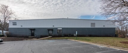 101 Creek Ridge Rd, Greensboro, NC à louer Photo intérieure– Image 1 sur 4
