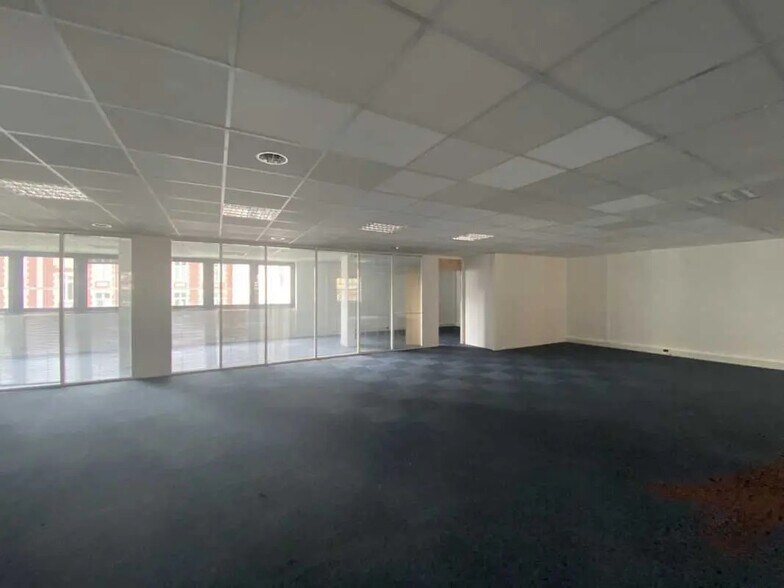 Bureau dans Rouen à louer - Photo de l’immeuble – Image 1 sur 4