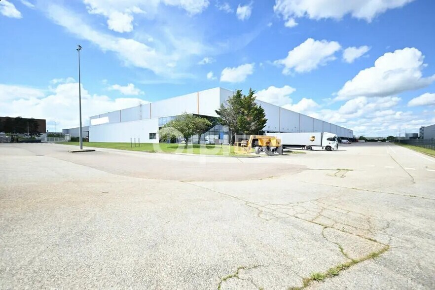 89 Rue De Malacombe, Saint-Quentin-Fallavier à louer - Photo de l’immeuble – Image 1 sur 5