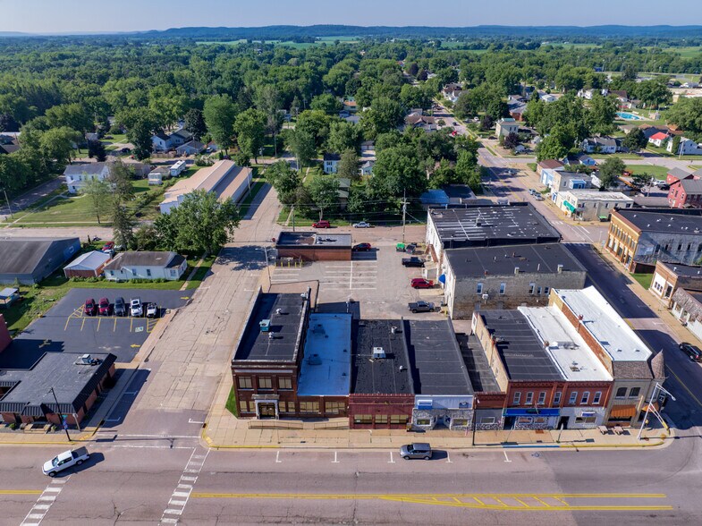 129 E Bridge St, New Lisbon, WI à vendre - Photo de l’immeuble – Image 2 sur 62