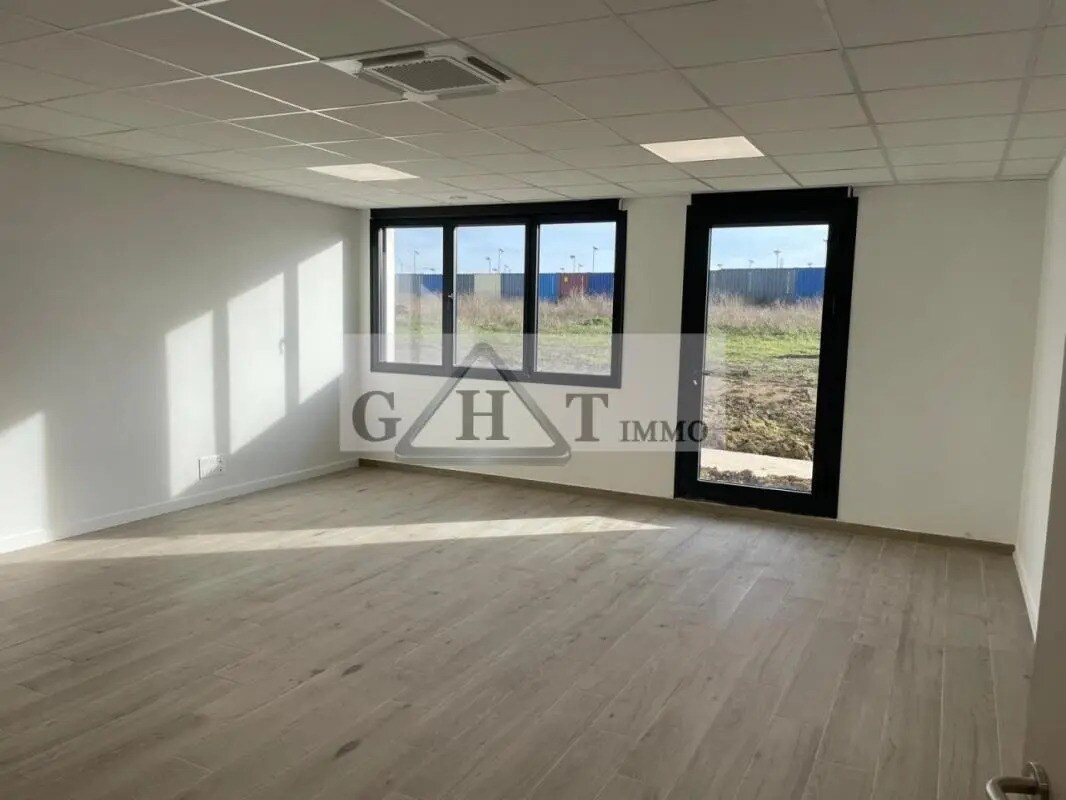 Bureau dans Saint-Pathus à louer Photo intérieure– Image 1 sur 7