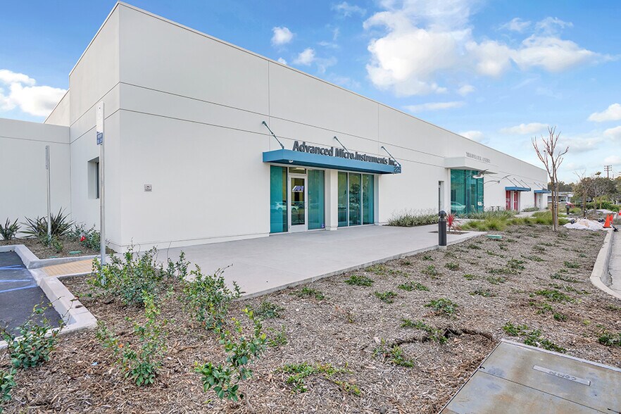 3159-3169 Red Hill Ave, Costa Mesa, CA à louer - Photo de l’immeuble – Image 3 sur 26